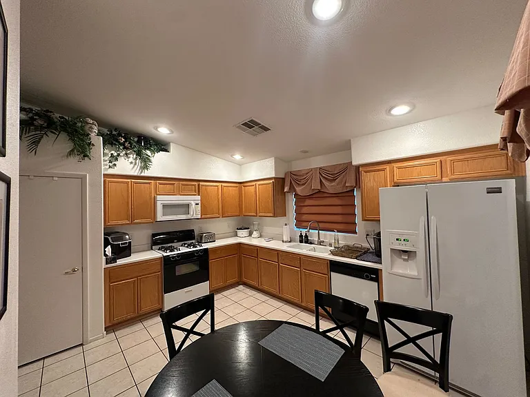 2805 Beacon Rock Dr — Photo 13