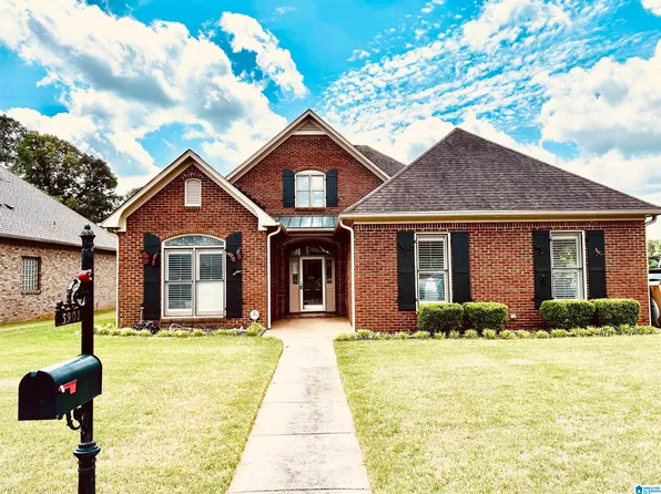 5901 Stonegate Ln, Trussville, AL 35173