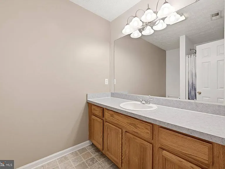 7984 Main St — Photo 26