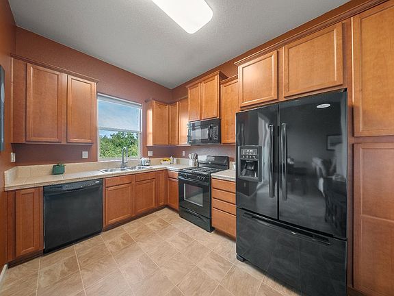 3rd image of 10847 Wraysbury Way