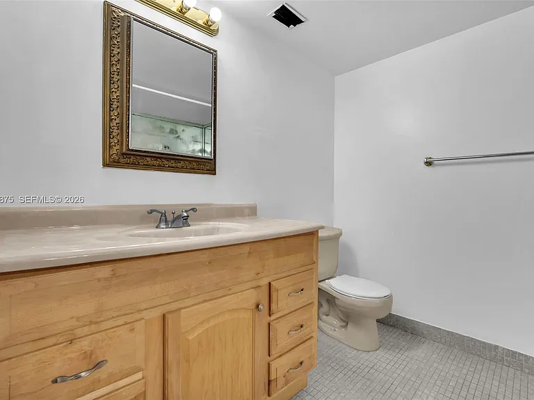 1000 Parkview Dr #229 — Photo 20
