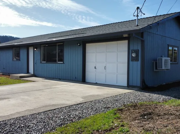 321 NE 5th St, Oakland, OR 97462
