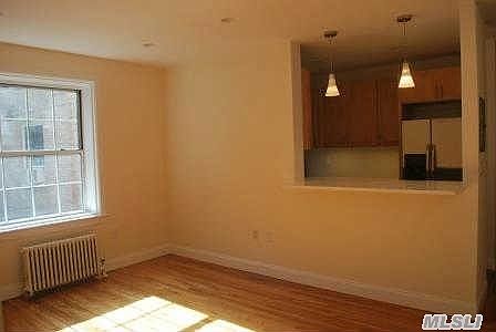 2nd image of 3031 Hobart St APT 1O