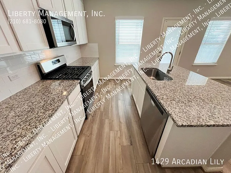1429 Arcadian Lily — Photo 17