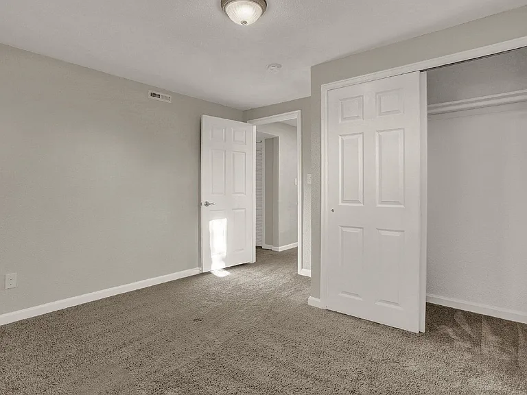 817 Westmoor Dr — Photo 11
