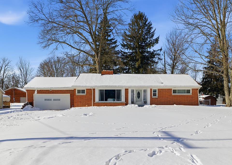 1st image of 173 Brookwood Way N