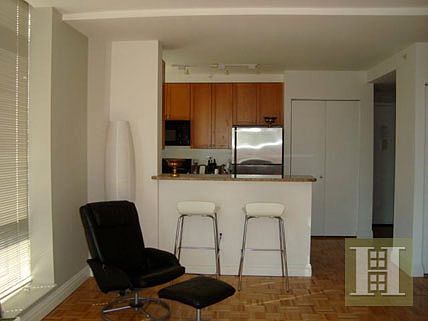 2nd image of 1500 Lexington Ave APT 17B