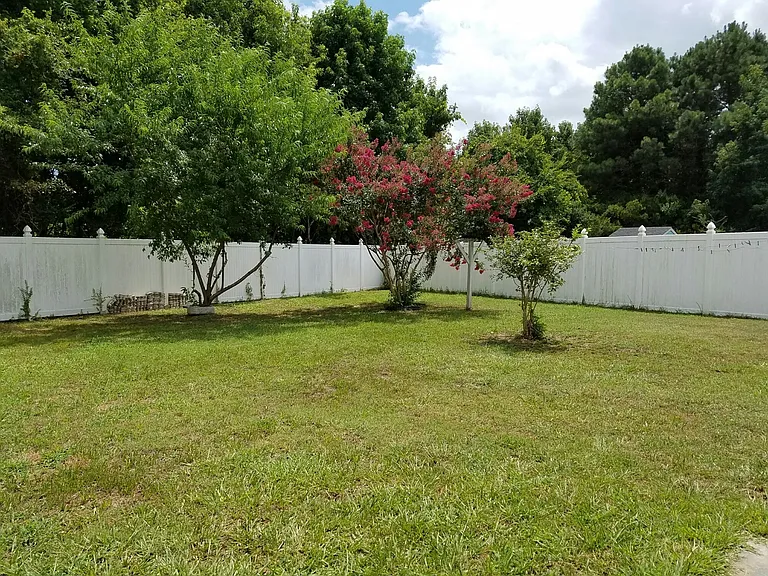 108 Sutton Dr — Photo 12