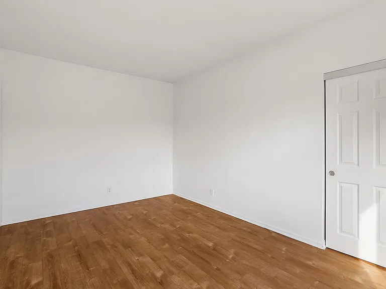 1211 W 28th St — Photo 15