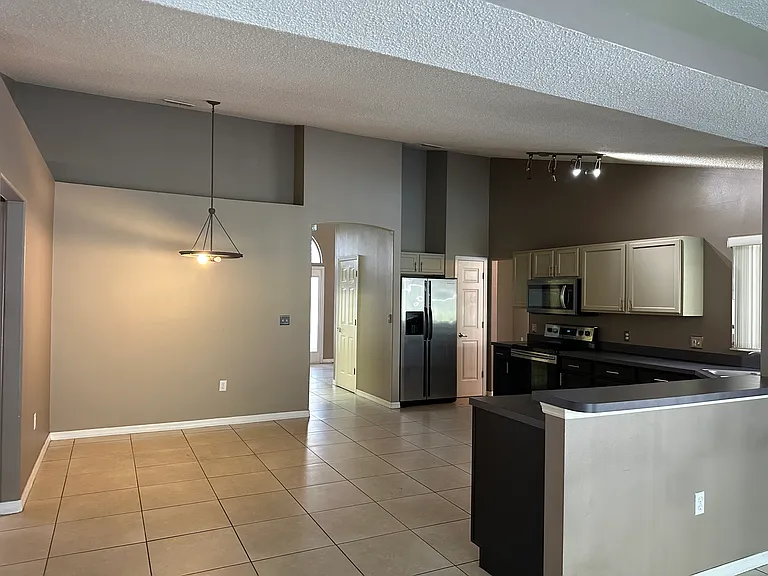 906 Thousand Oaks Blvd — Photo 8