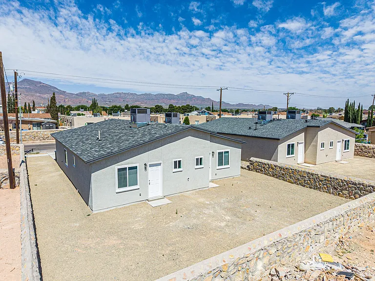 10028 Cross St — Photo 12