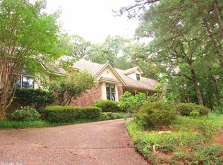 9 Hearthside Dr, Little Rock, AR 72207