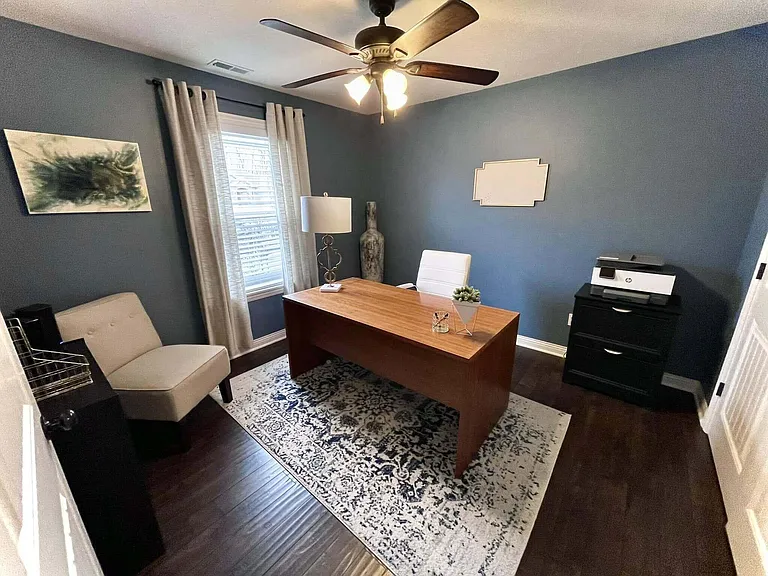 401 E Honey Ln — Photo 3