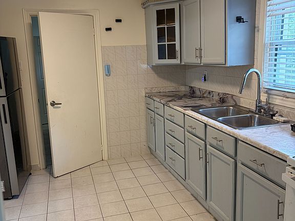 2nd image of 42 North St