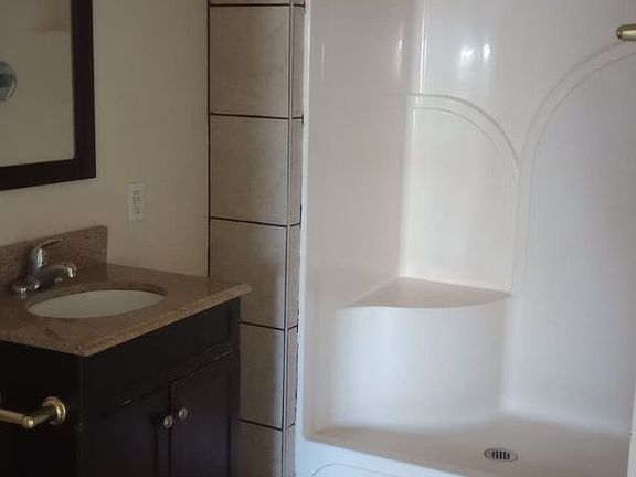 5th image of 105 S McDuffie St #3