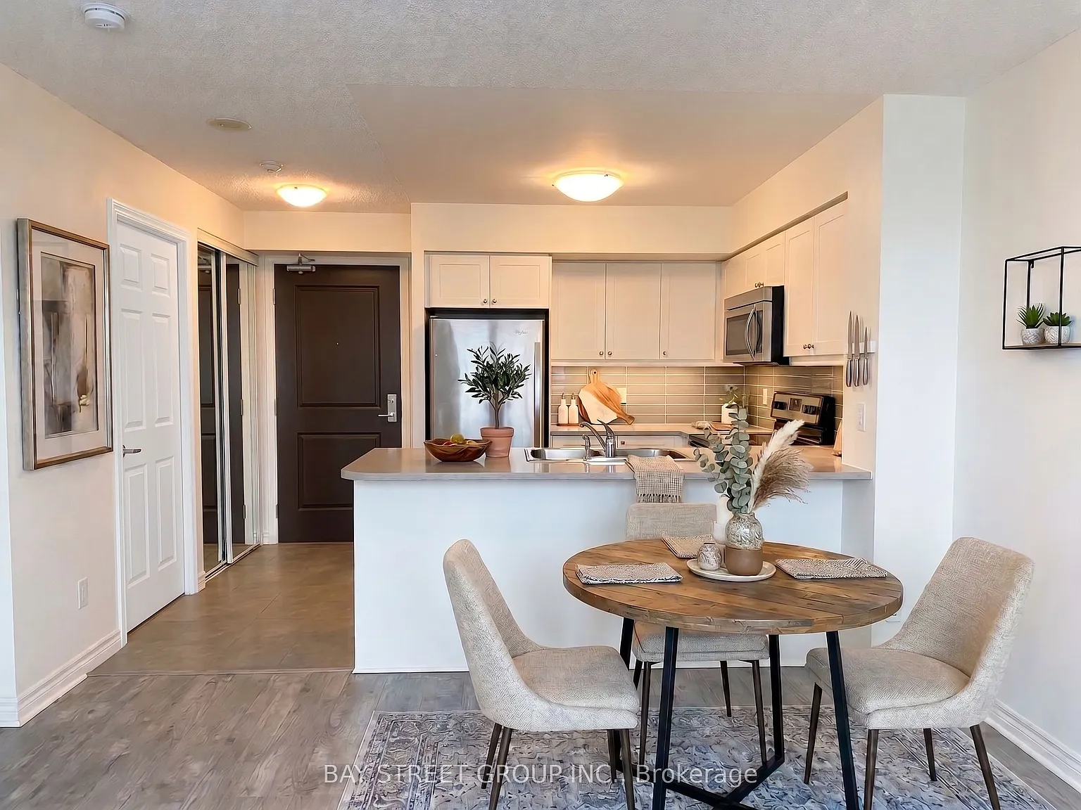 1 bed, $2,400 — Photo 2