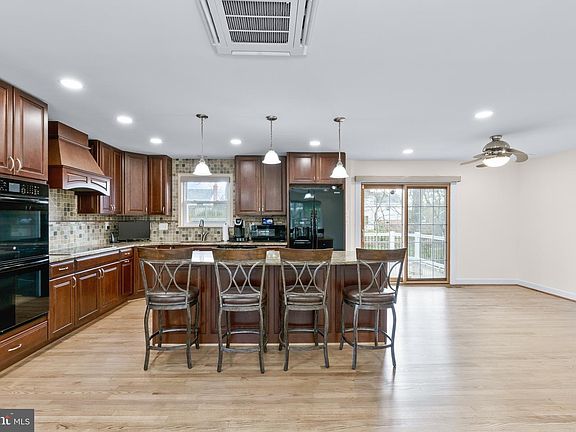 5th image of 19005 Mount Airey Rd