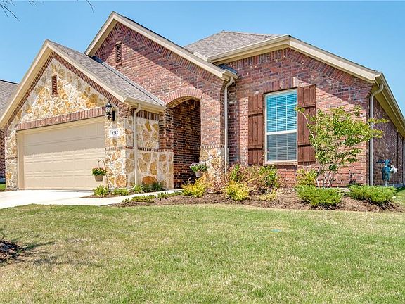 2nd image of 1212 Caney Creek Ln