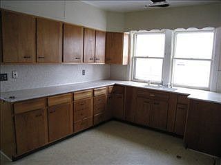 4th image of 448 College Ave