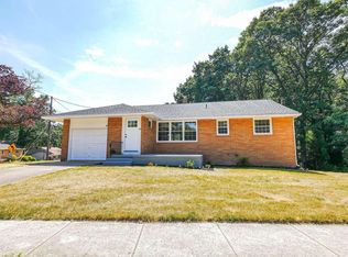 631 Cove Rd, Pennsauken, NJ 08110