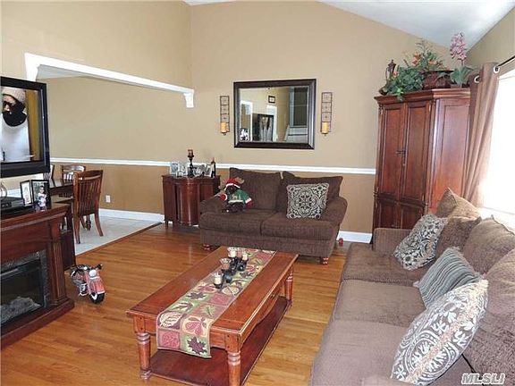 2nd image of 3229 Beltagh Ave