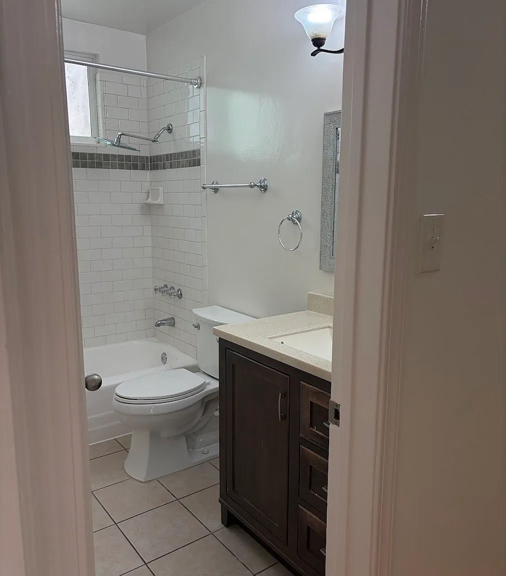 3 bed, 1400 sqft, $3,595 — Photo 4