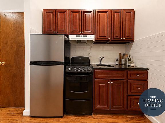 3rd image of 344 E 65th St APT 1C