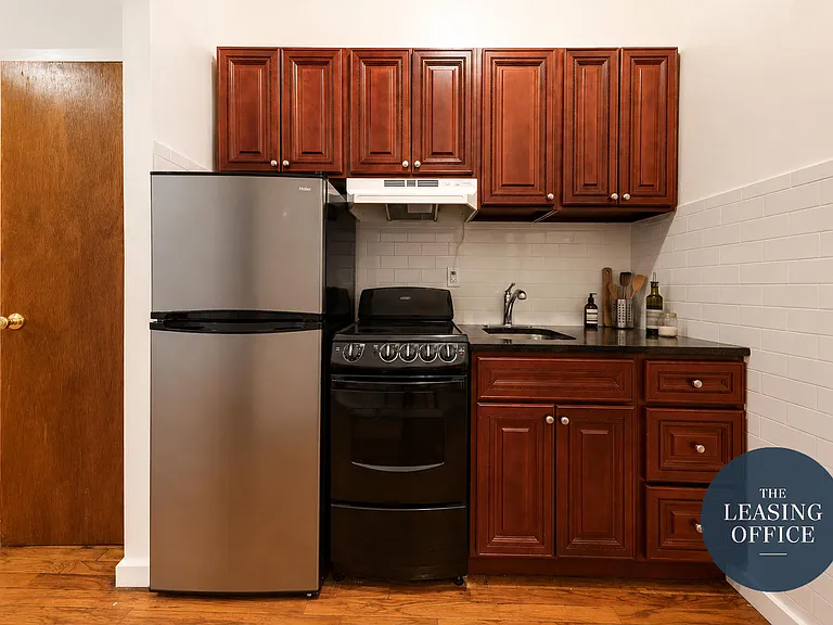 344 E 65th St #1C — Photo 3