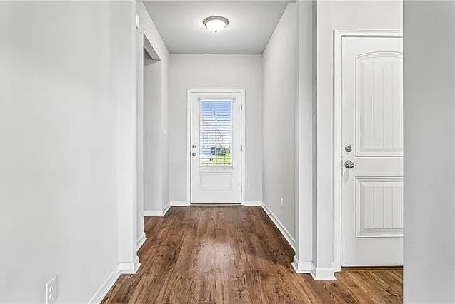 697 Lakeshore Village Dr — Photo 7