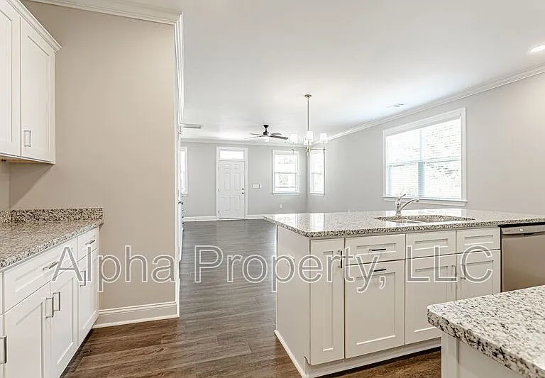 121 Remount Way — Photo 9