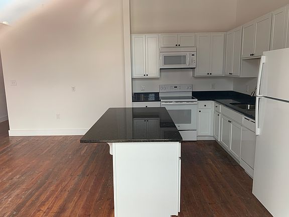 5th image of 240 1st St NE #2