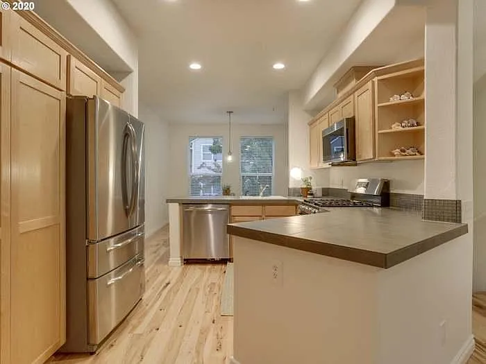 2962 NW Kennedy Ct — Photo 2