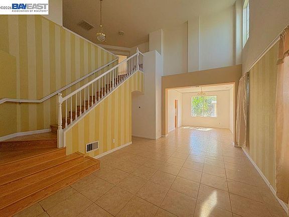 5th image of 13900 Pinecrest St