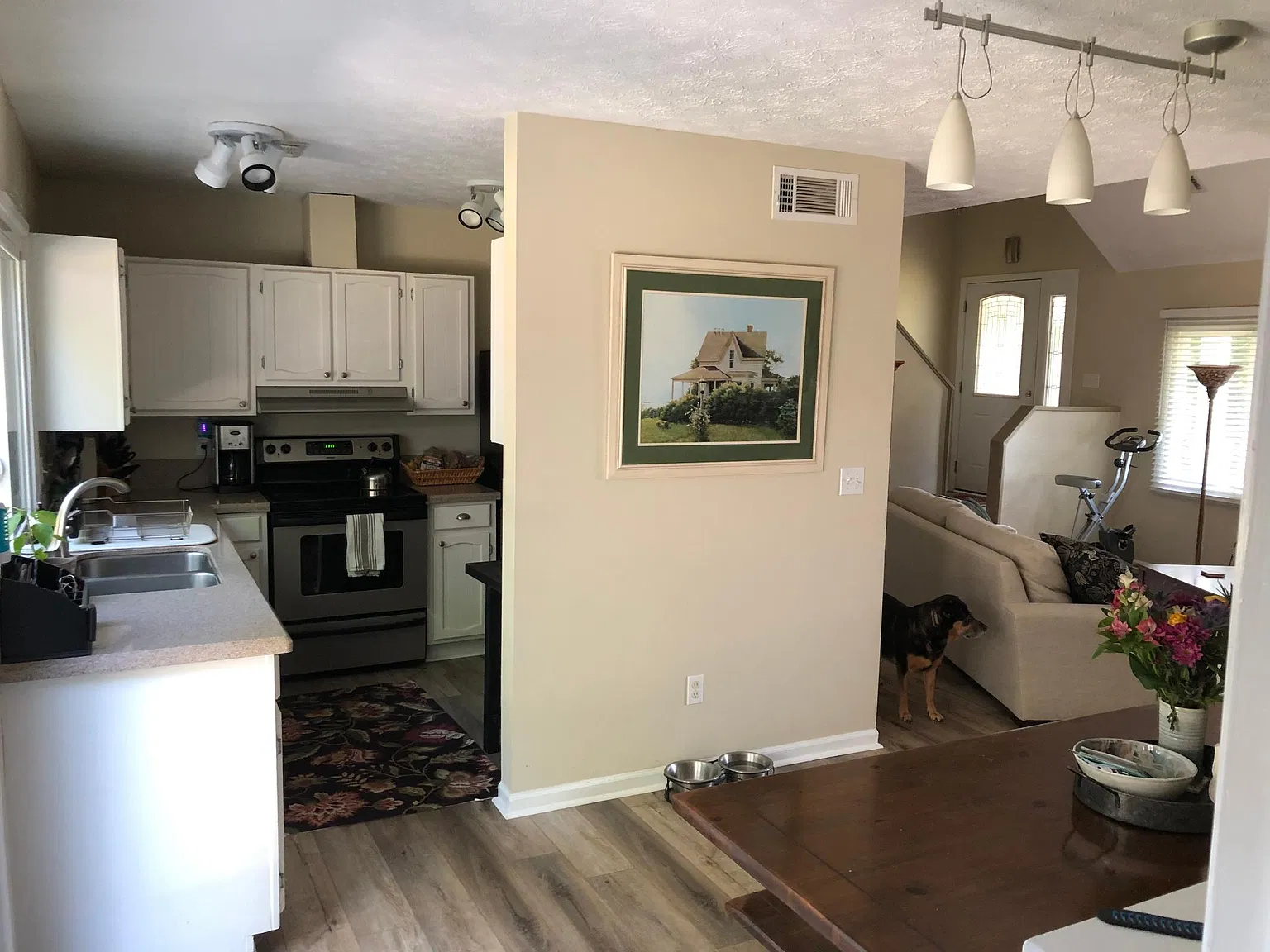 3 bed, 1935 sqft, $3,340 — Photo 3