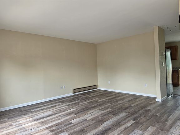 2nd image of 11186 Forest Ave