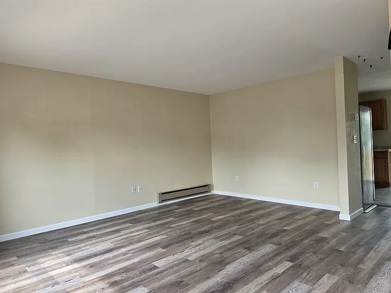 11186 Forest Ave — Photo 2
