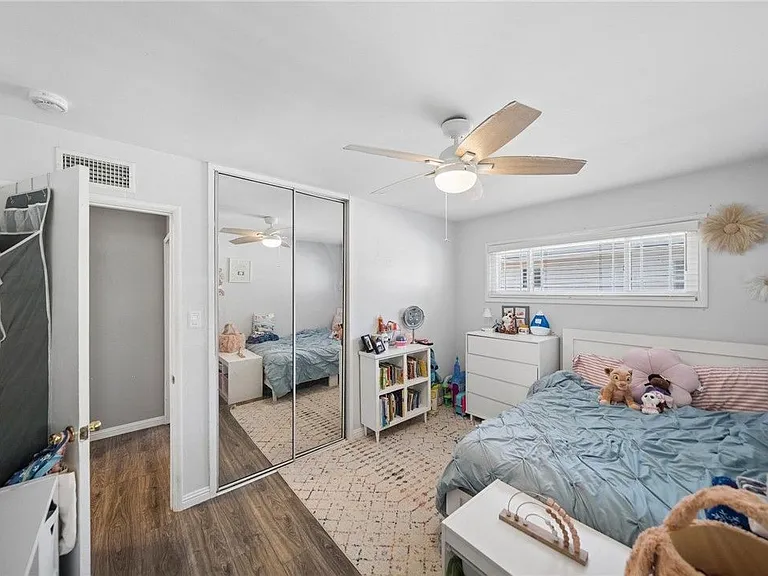 4869 Serrano Pl — Photo 20