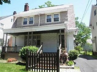 1601 Lauderdale Ave, Lakewood, OH 44107