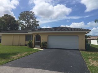 582 92nd Ave N, Naples, FL 34108