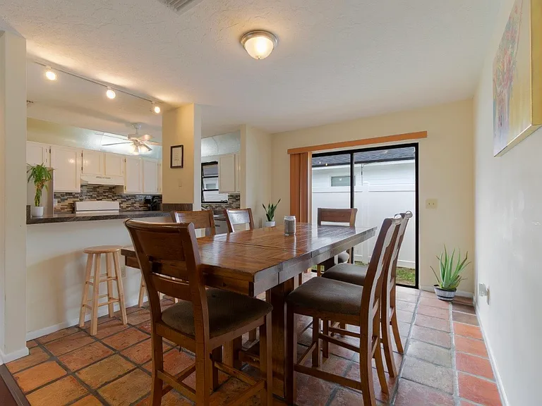 6130 Francis St — Photo 10
