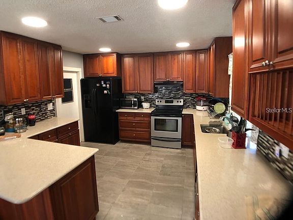 2nd image of 711 Wood Ln