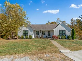 6620 Bohannon Ln, La Grange, KY 40031