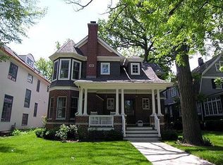 905 Greenleaf Ave, Wilmette, IL 60091