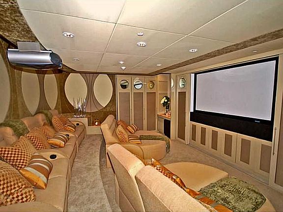 2nd image of 3801 Collins Ave #906