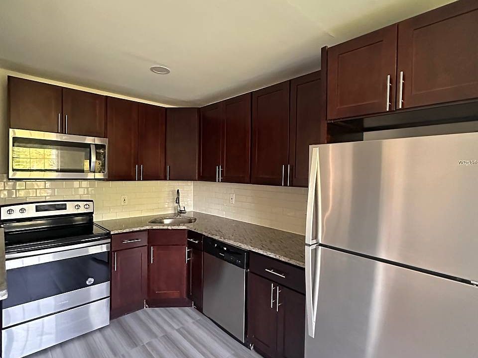 1st image of 582 Patten Ave #45