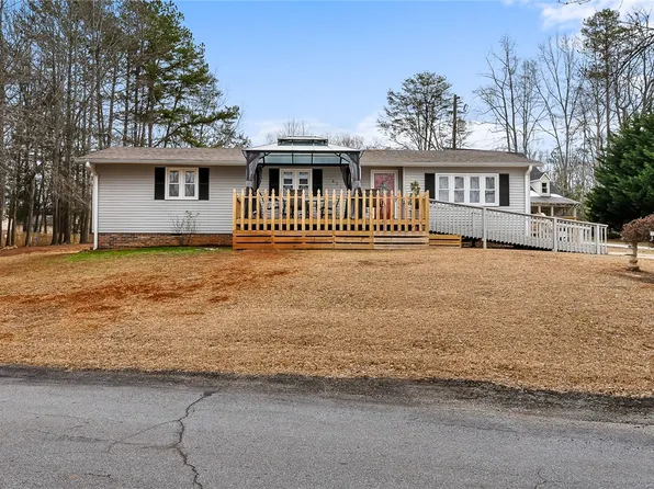 401 Margie Ct, Seneca, SC 29678