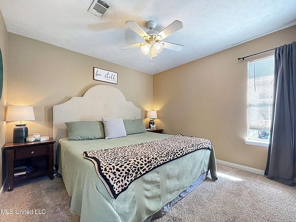 4th image of 1421 Steens Creek Dr