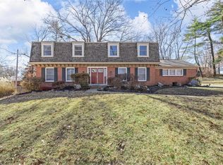 360 Chateaugay Ln, Chesterfield, MO 63017