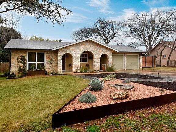 3rd image of 9508 Shady Oaks Dr
