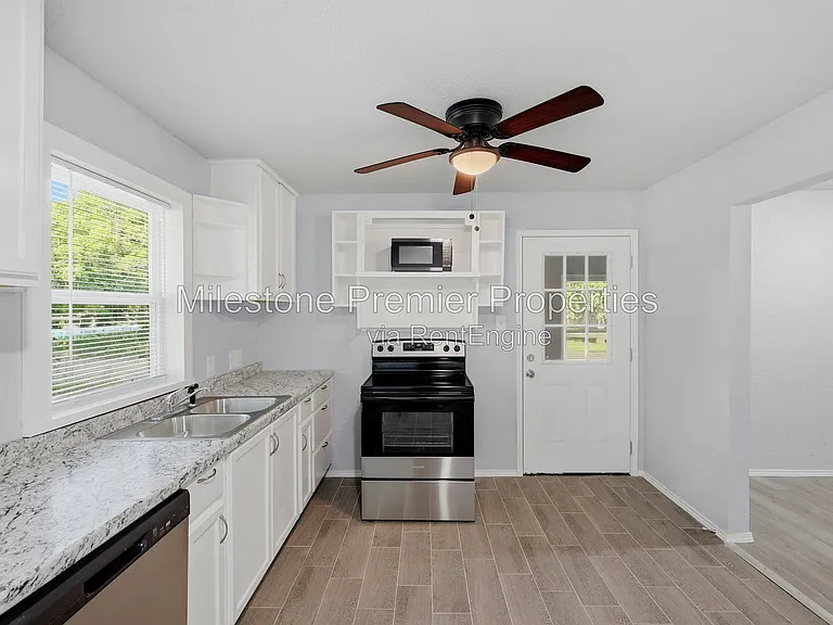 718 W Belden St — Photo 10